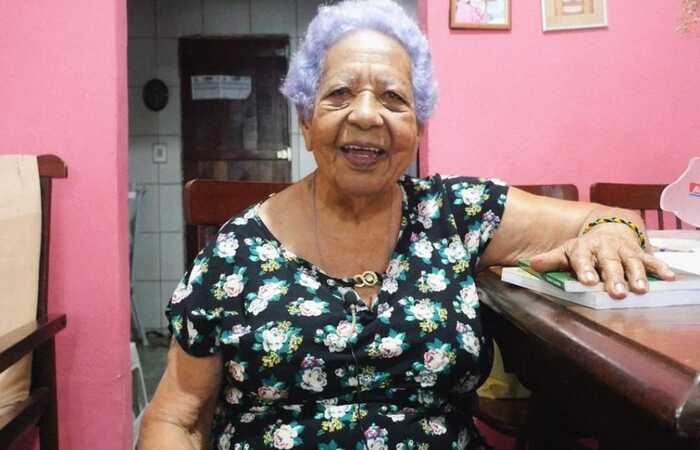 Câmara dos Deputados premia Lenira de Carvalho por sua luta pelos direitos das domésticas