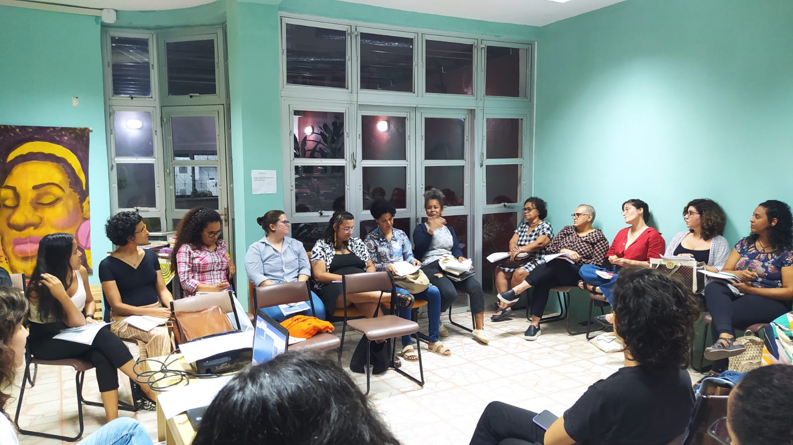 Fontes e Veredas para enfrentar a violência contra as mulheres