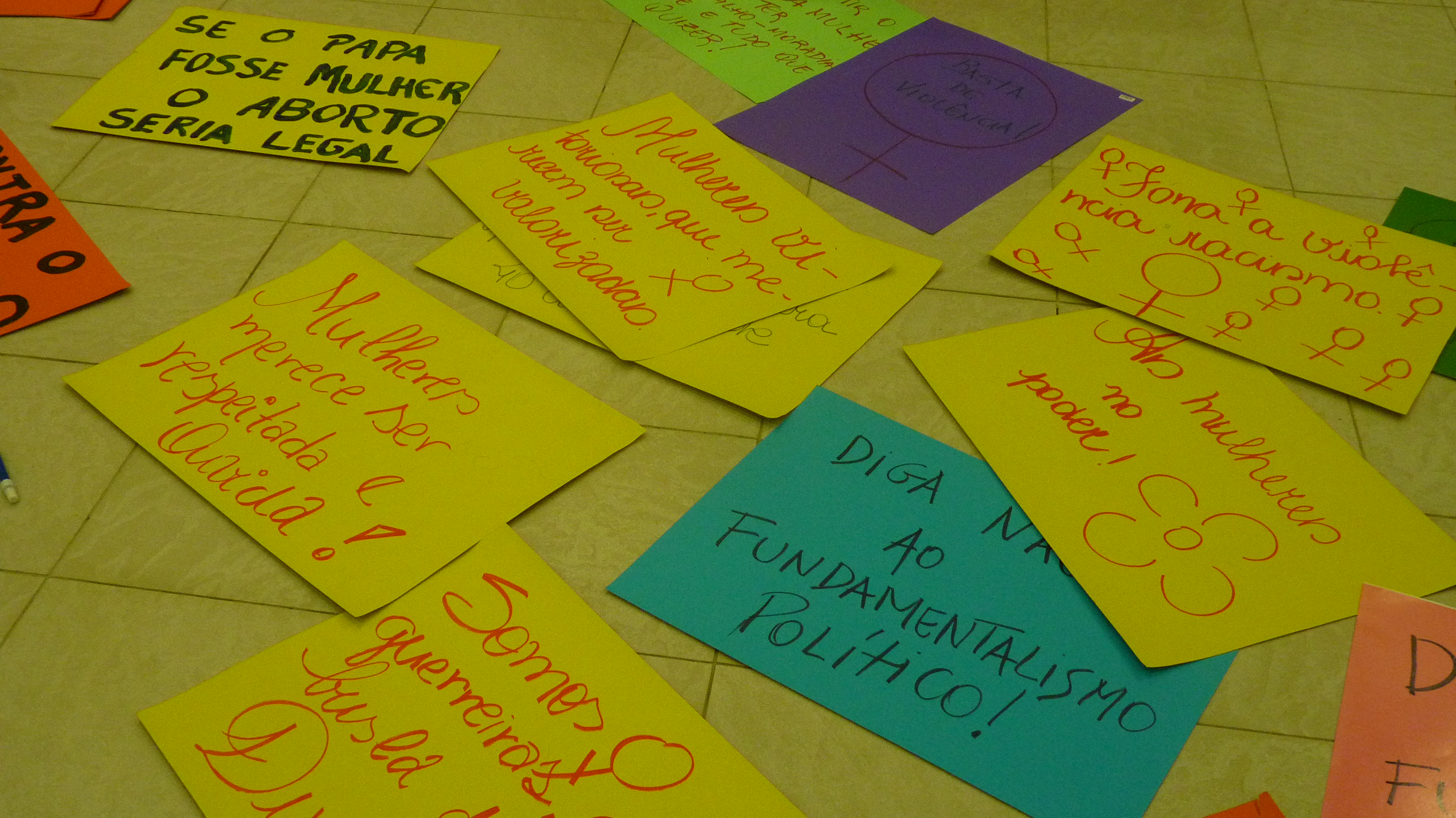 Fórum de Mulheres de Pernambuco (FMPE) encerra ano com plenária metropolitana