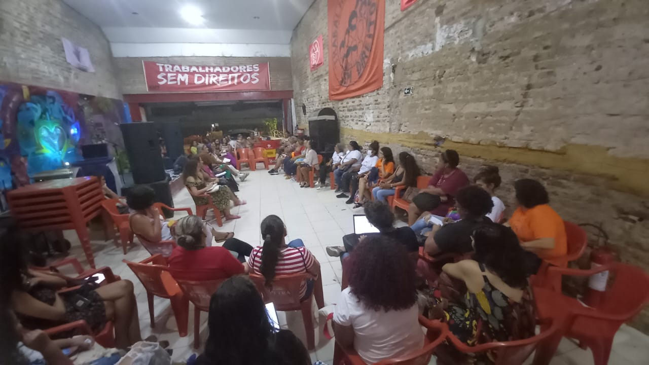 Assembleia Feminista discute estratégias de pressão ao governo de Pernambuco
