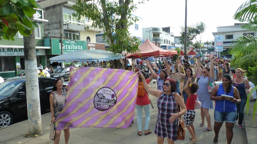 “Somos uma rede e uma fortalece a outra”: mulheres da Zona da Mata vão às ruas pelo fim da violência
