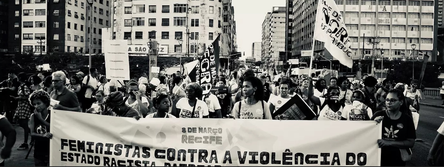 Na pandemia, nós mulheres “estamos de luto e lutando”