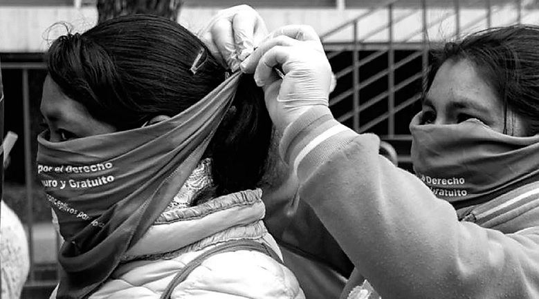 Pesquisas com mulheres e dissidências durante o isolamento social: muito mais que um problema de saúde