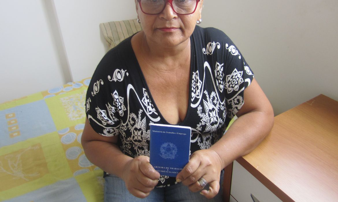 27 de abril: Dia da Doméstica “Merecemos viver e trabalhar com dignidade, segurança e direitos!”