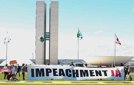 Superpedido de Impeachment é entregue à Câmara