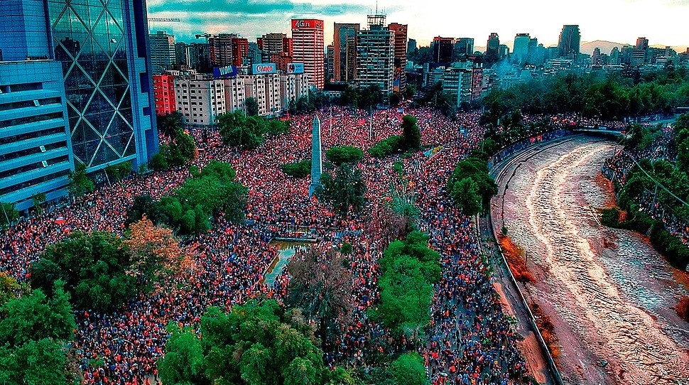 Los rostros de Chile en la crisis del modelo neo liberal