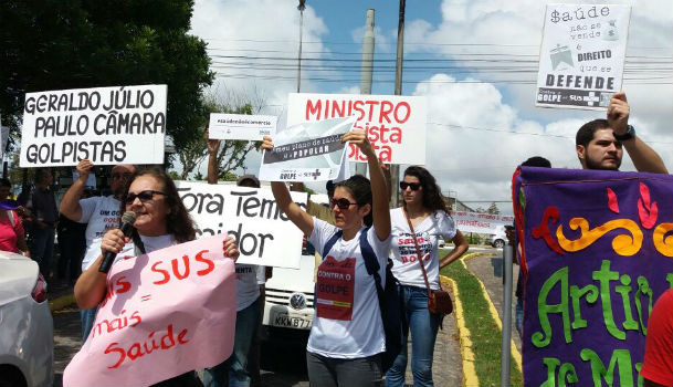Movimentos protestam contra o desmonte do SUS